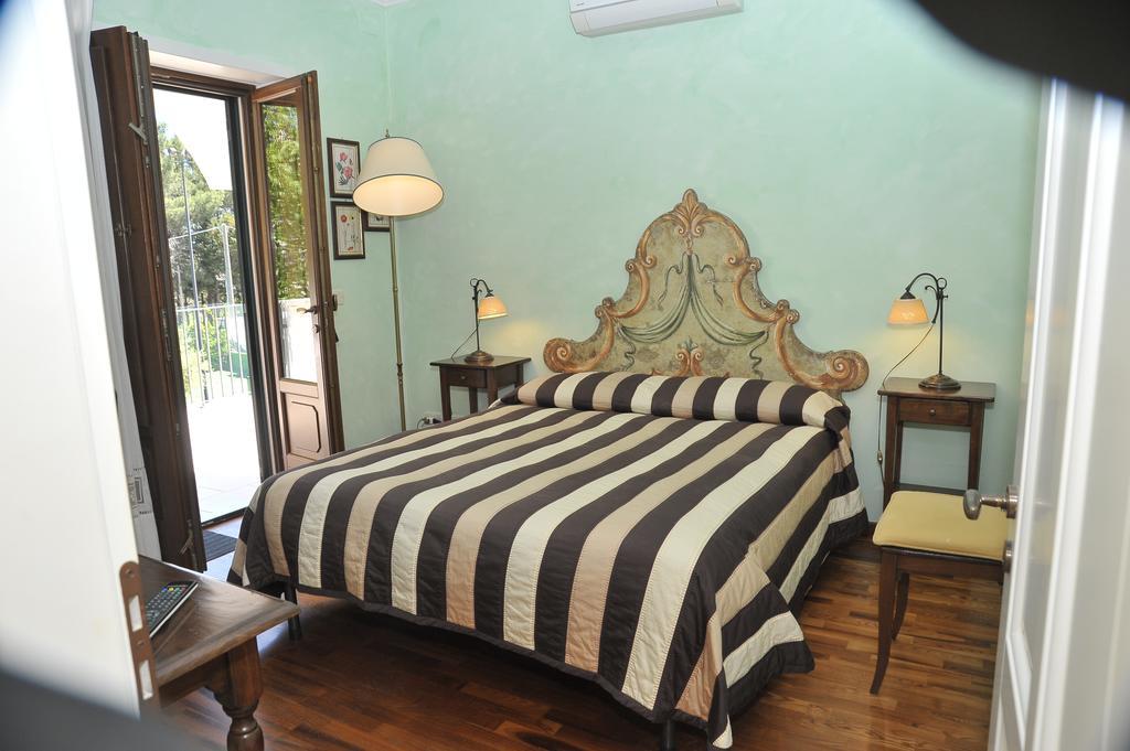 Relais Casabella Guest House Martina Franca Exterior photo