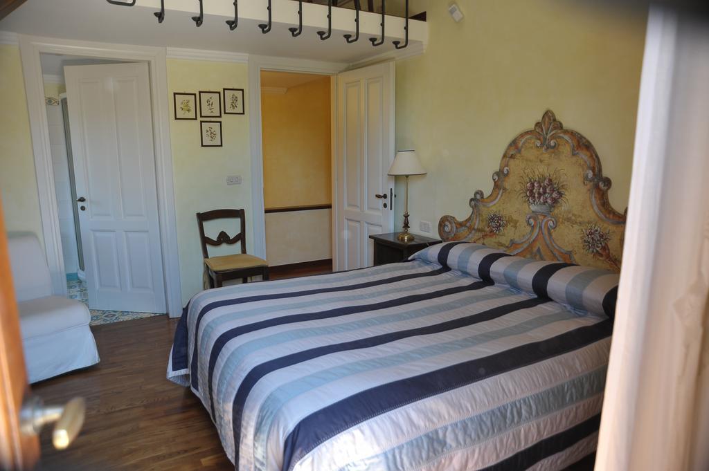 Relais Casabella Guest House Martina Franca Exterior photo